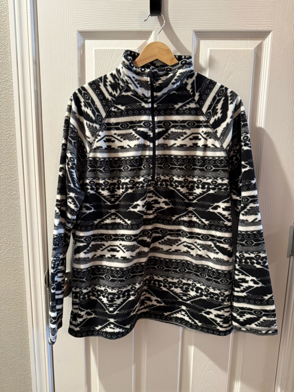 Women’s Eddie Bauer Black & White Patterned Half-Zip Fleece Pullover